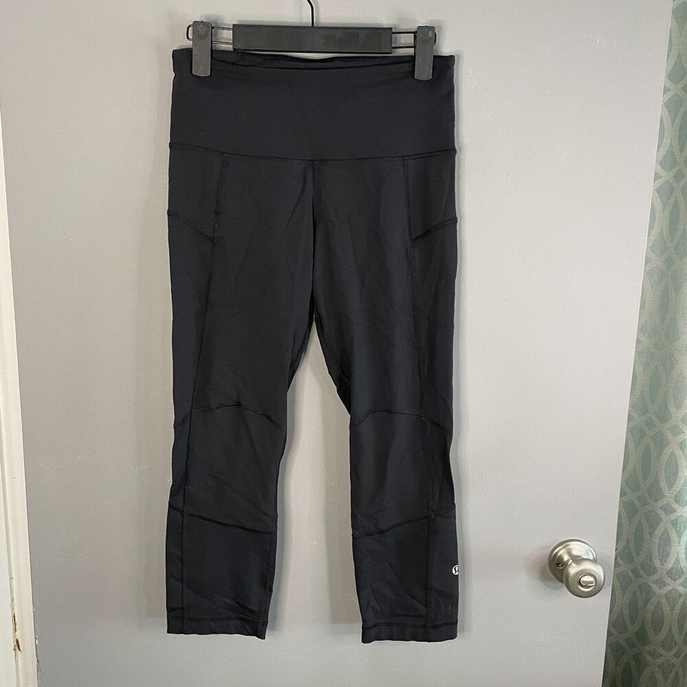 Lululemon Womens 6 Black Yoga Workout Cropped Leggings with Pocket **READ**